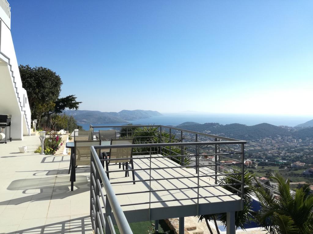 Infinity Blue Suite Saronida Esterno foto
