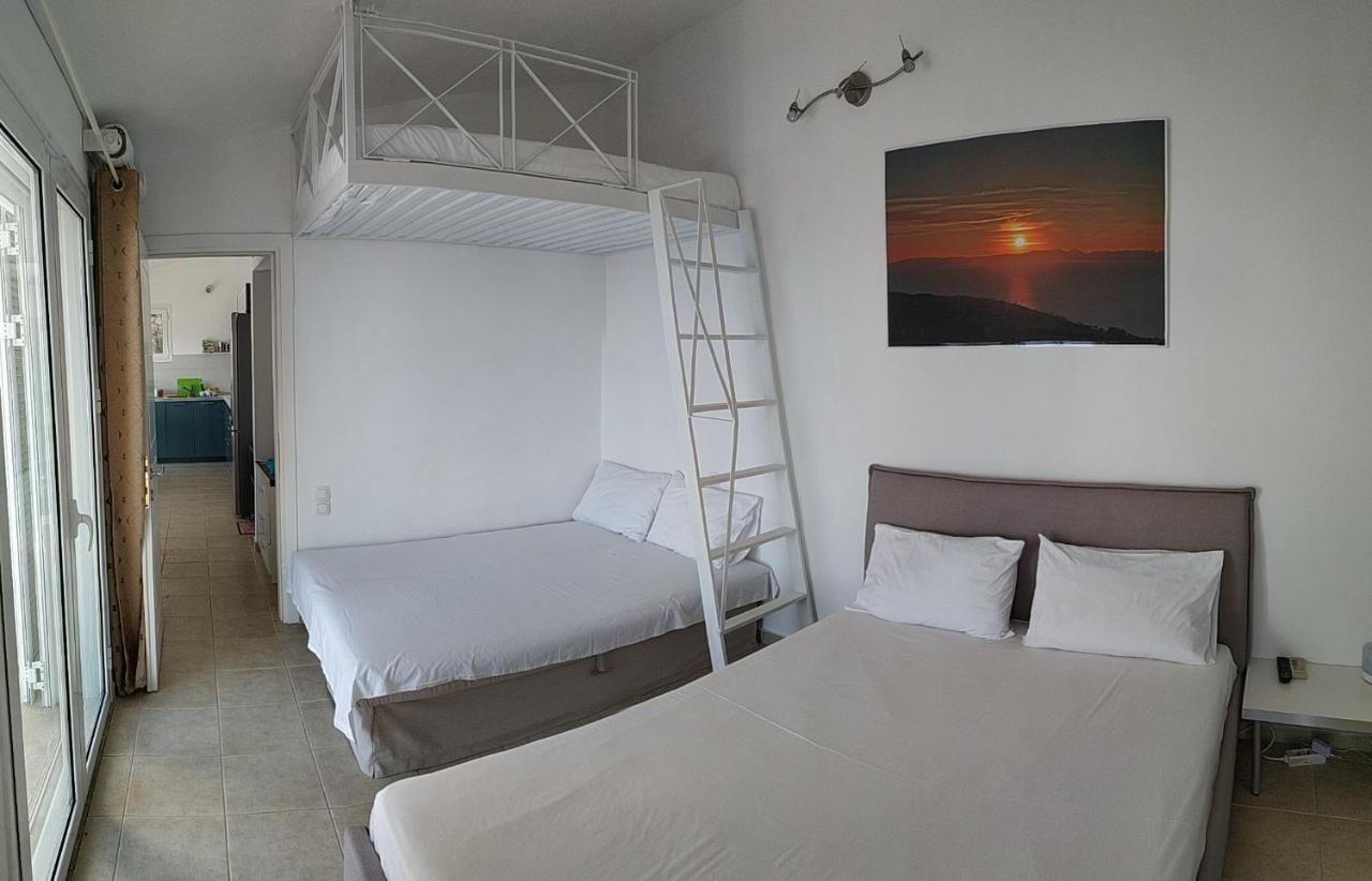 Infinity Blue Suite Saronida Esterno foto