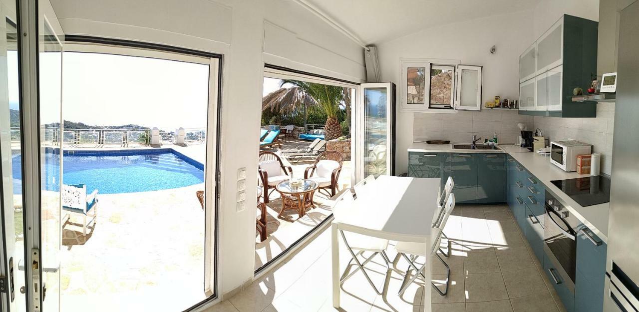 Infinity Blue Suite Saronida Esterno foto